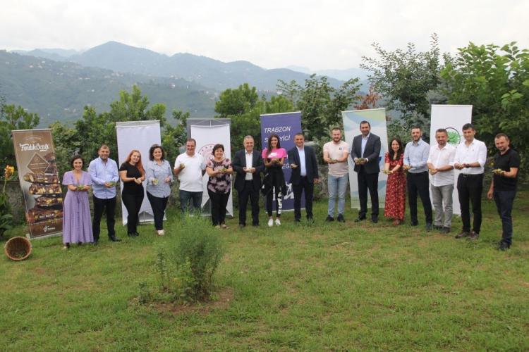 BAŞKANLARDAN HASAT ŞENLİĞİNE DESTEK