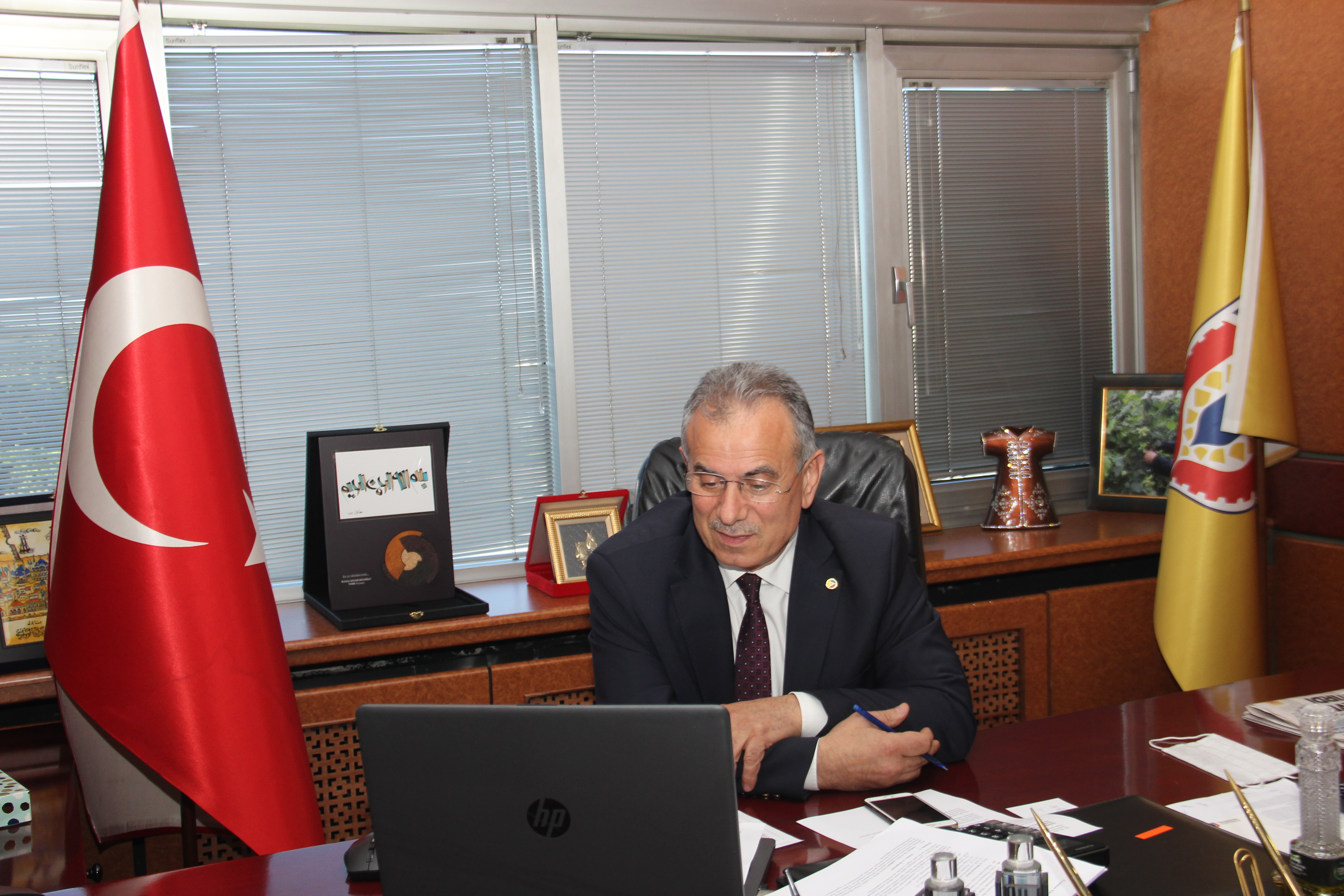 ”Ev ekonomisi şekliyle süt inekçiliği yapanlara İŞKUR istihdamı sağlanmalı.” 