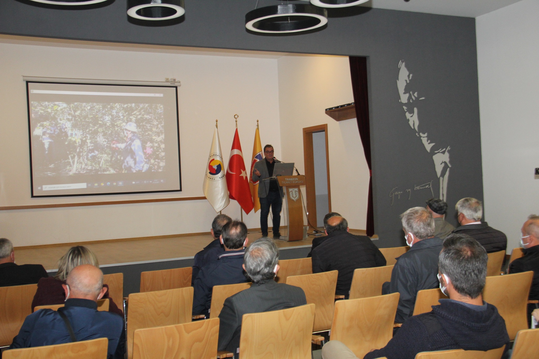 Fidan dikecekler eğitiliyor