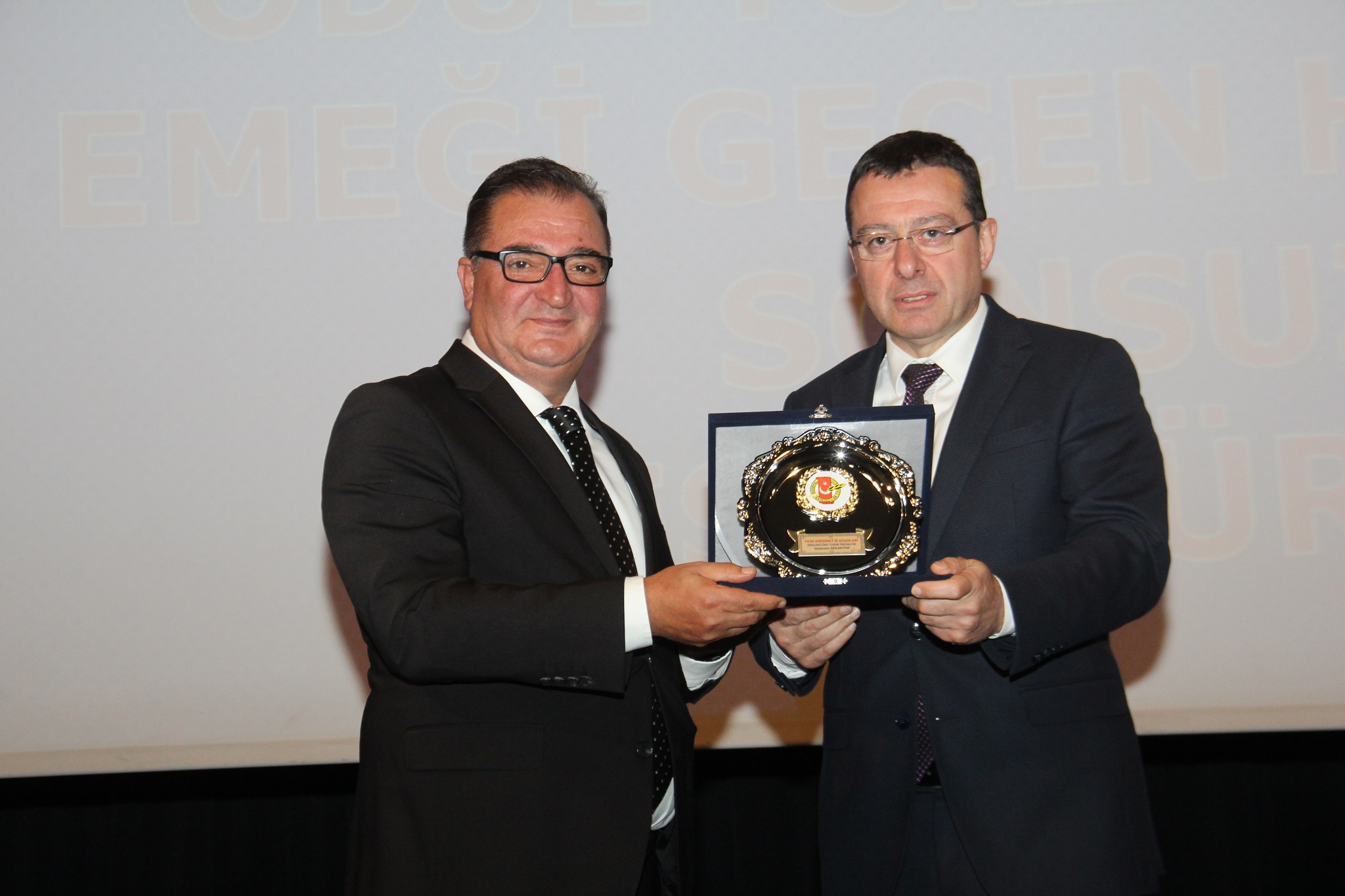 Başkanımız Arslantürk’e ‘Yılın Girişimci İş insanı‘ ödülü verildi