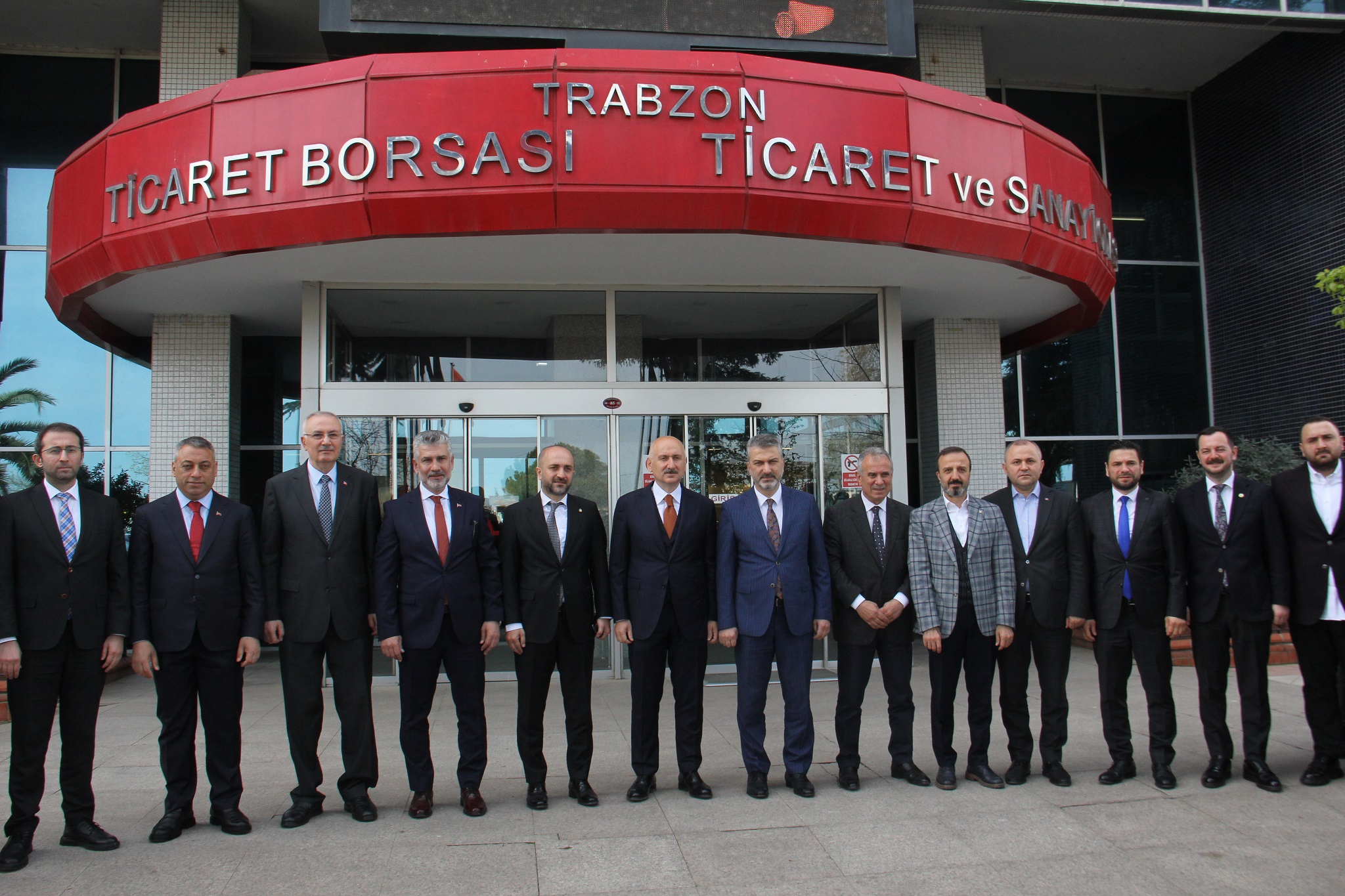 Bakan Karaismailoğlu iş dünyası temsilcileri ile görüştü