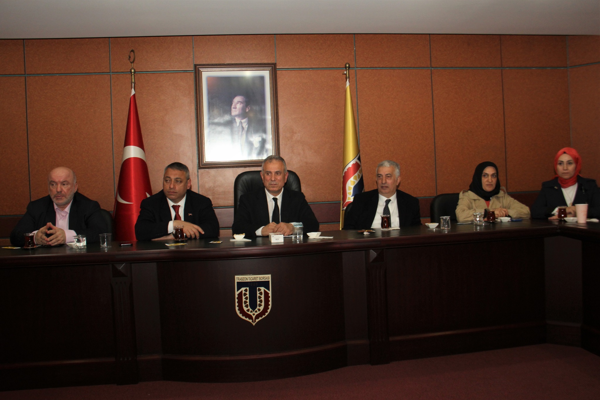 Ak Parti Milletvekili adayı Koç’tan borsaya ziyaret