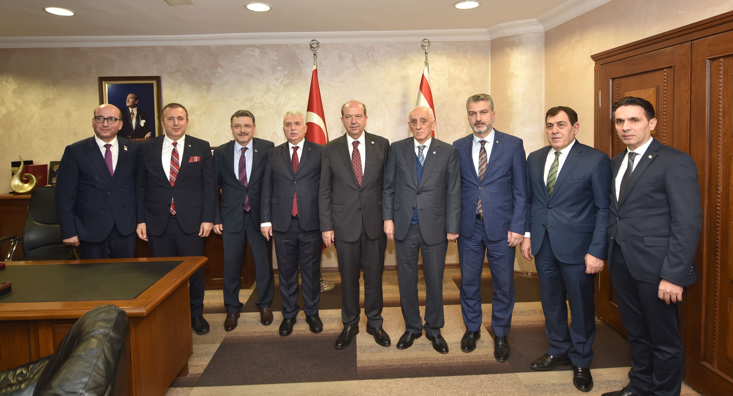 KKTC Cumhurbaşkanı Tatar, Trabzon'da iş dünyası temsilcileri ile buluştu