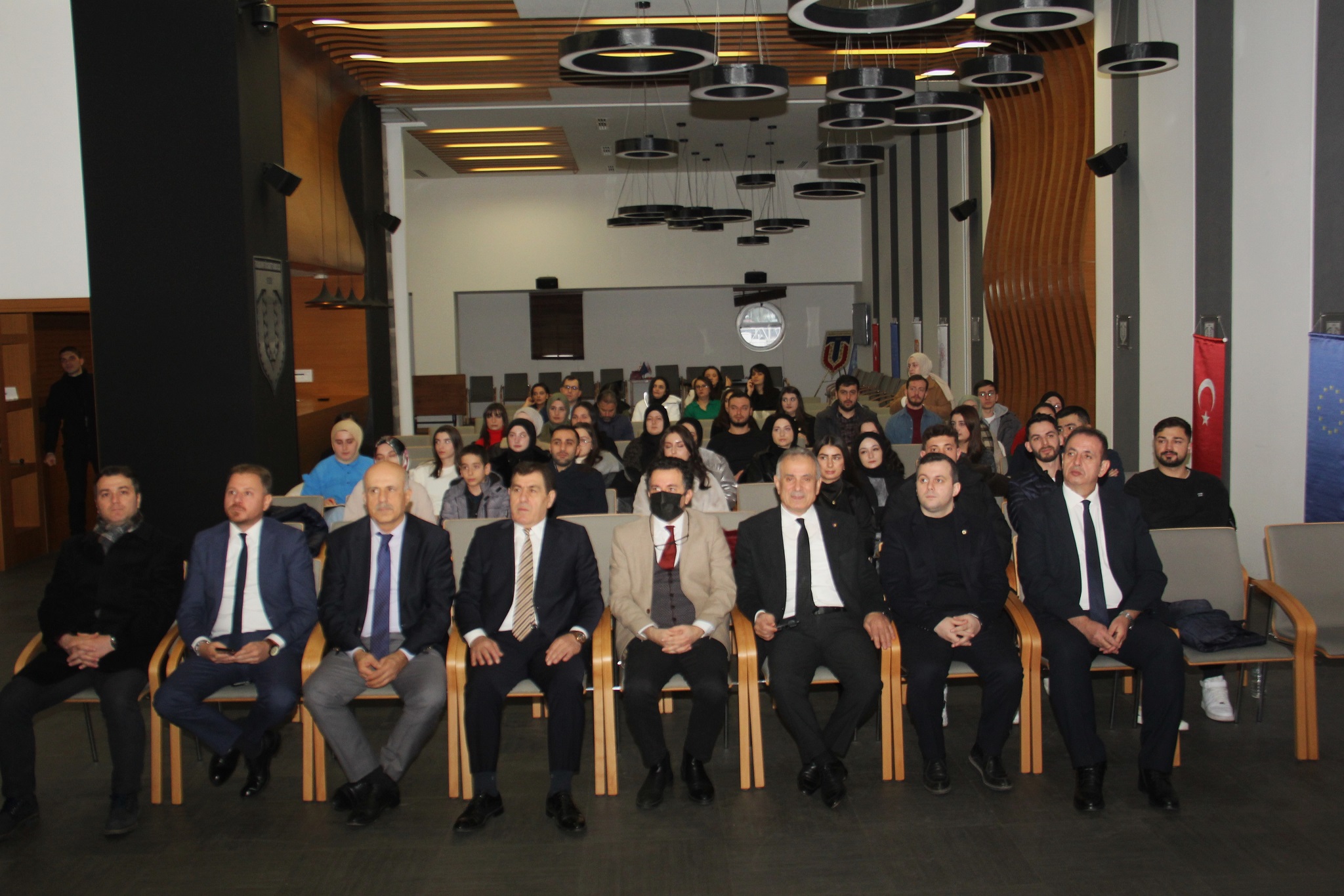 Gençlere E-Ticaret ve İhracat Semineri