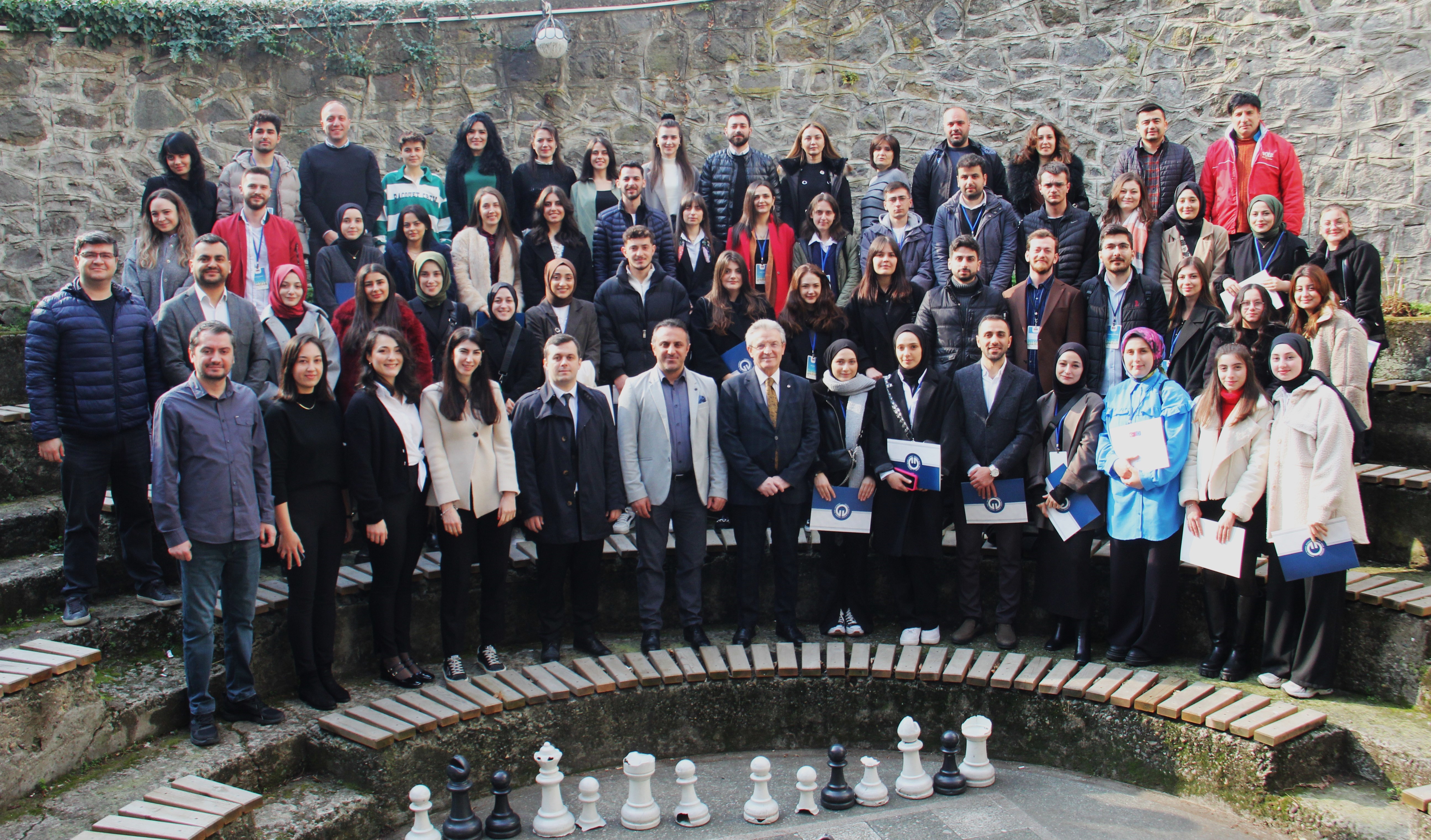 Eğitimleri tamamlayan kursiyerler sertifikalarını aldılar