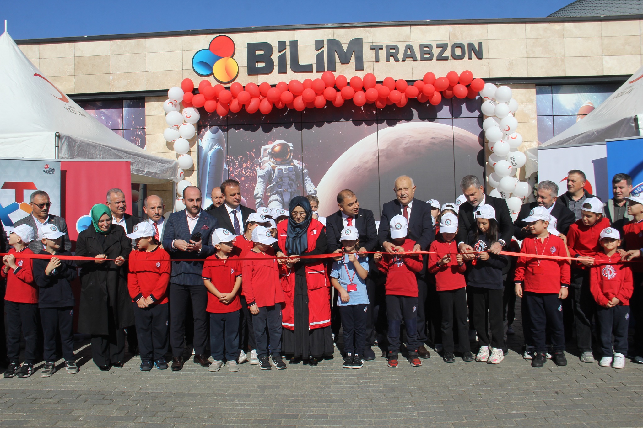 Başkan Ergan, Kızılay Sokağı Etkinliğinin açılışına katıldı